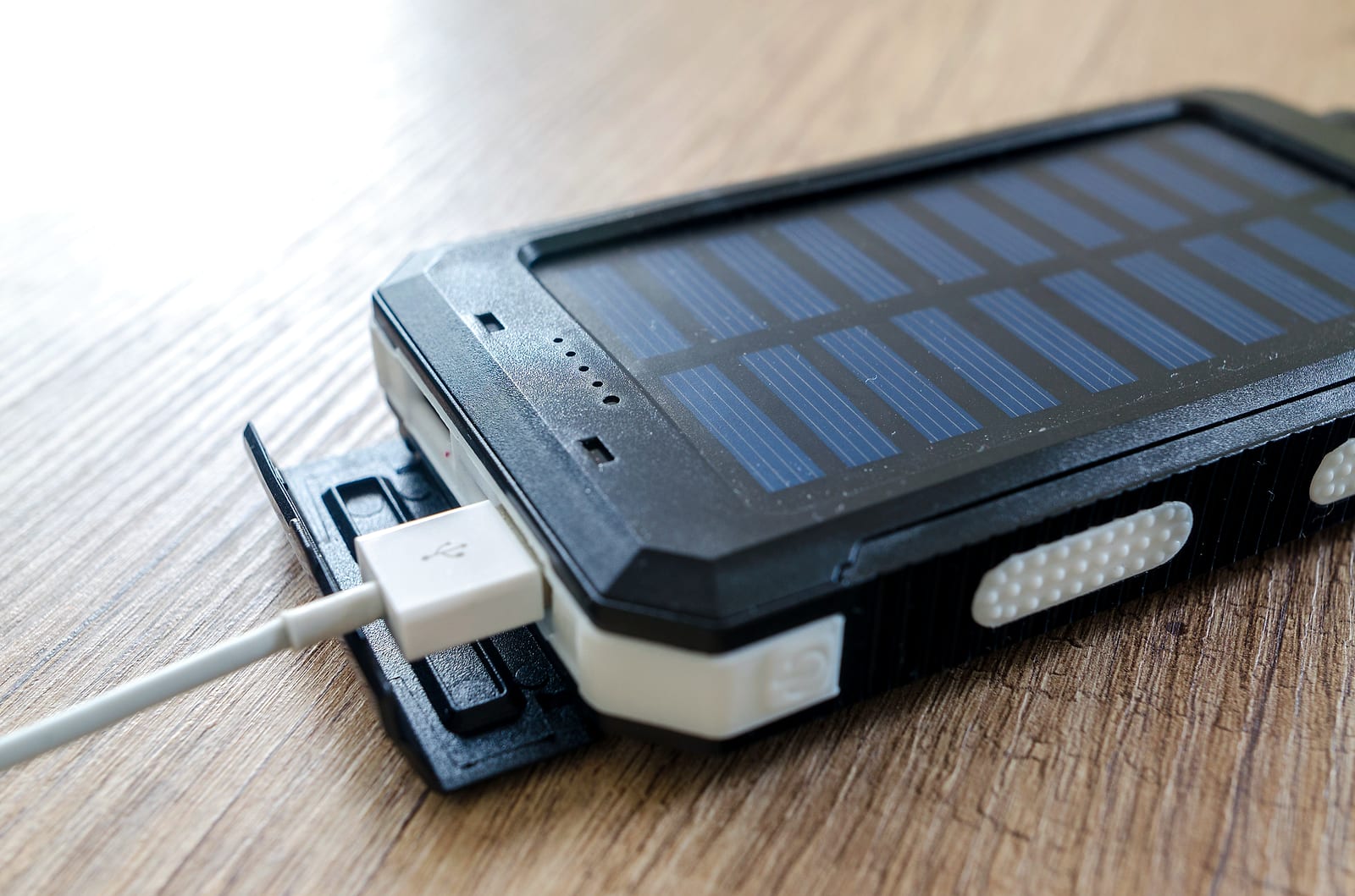 Meilleure batterie externe 2026 : comparatif & guide d'achat